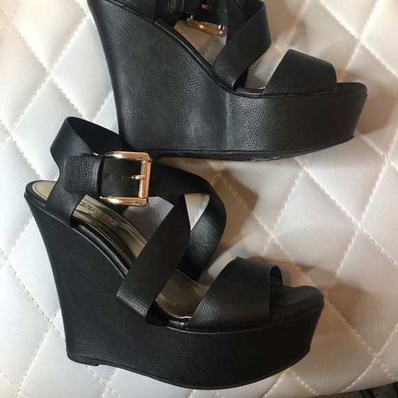 dbdk Shoes - DbDk black and gold wedges